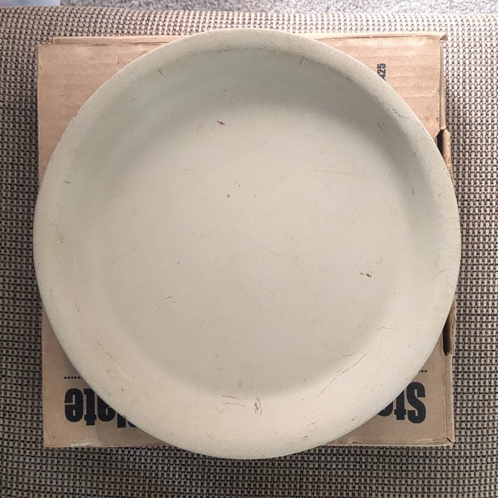 The Pampered Chefs Stoneware 9" Pie Plate Family Heritage Collection